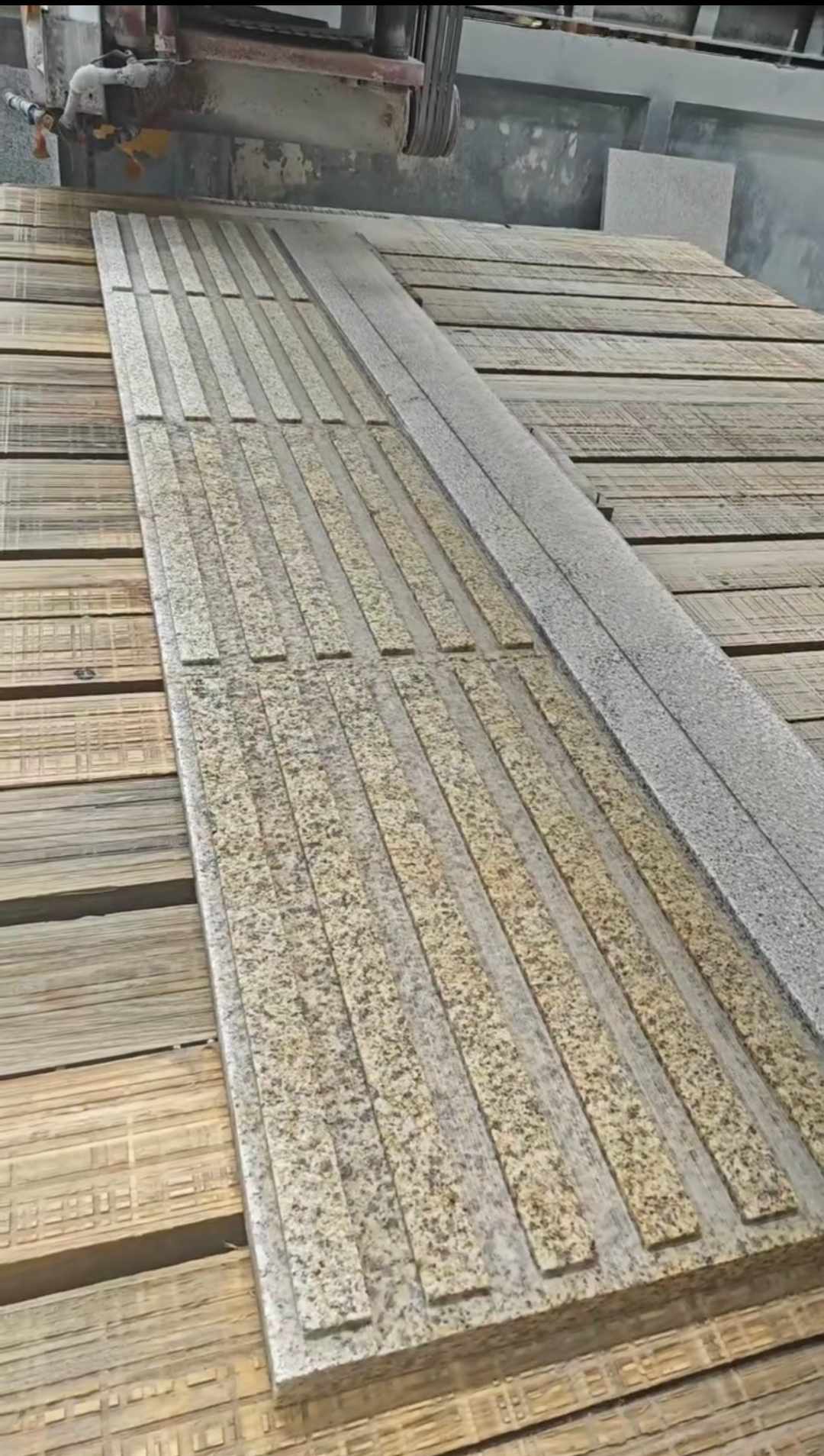 东营黄金麻盲道石 盲条