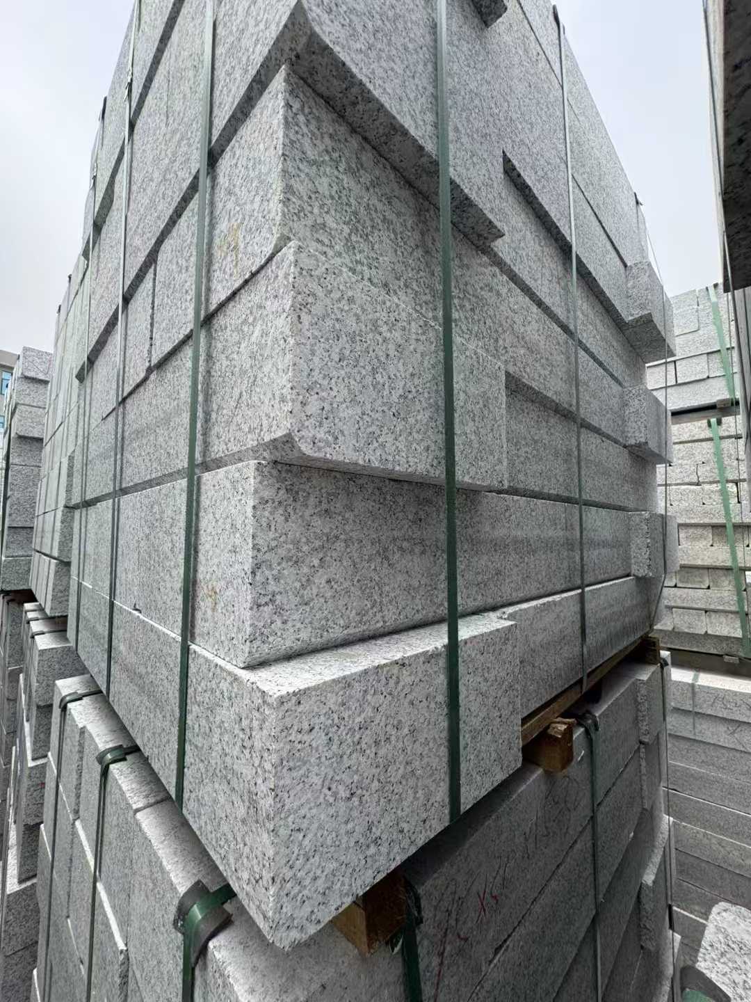 东营芝麻白路牙石 马路牙子