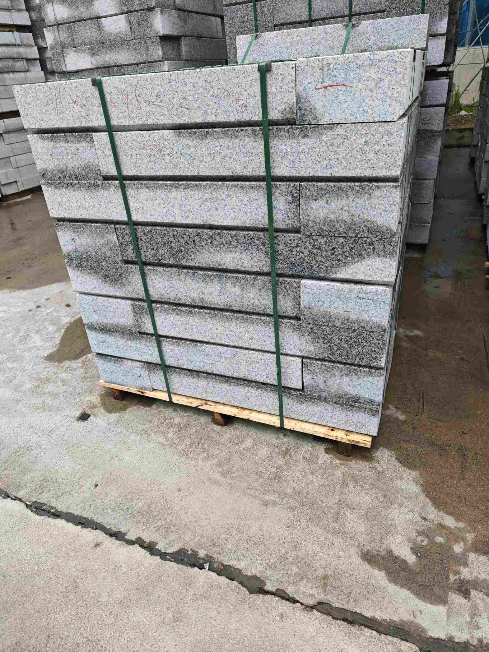 东营芙蓉白路牙石，马路牙子